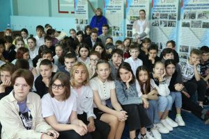 Уроки мужества "Мы помним подвиг солдата" и патриотические выставки прошли в СОШ № 54 города Астрахани